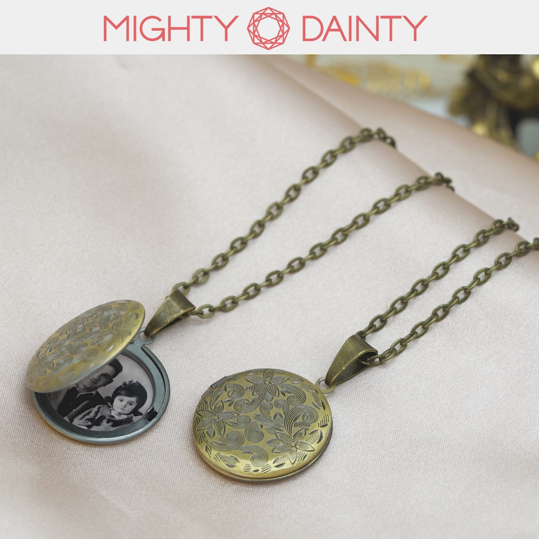 Keepsake Photograph Floral Necklace