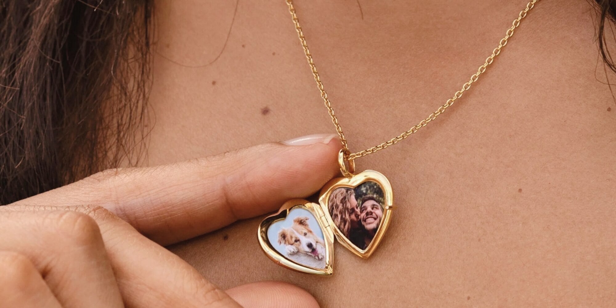 gifting a heart necklace with picture
