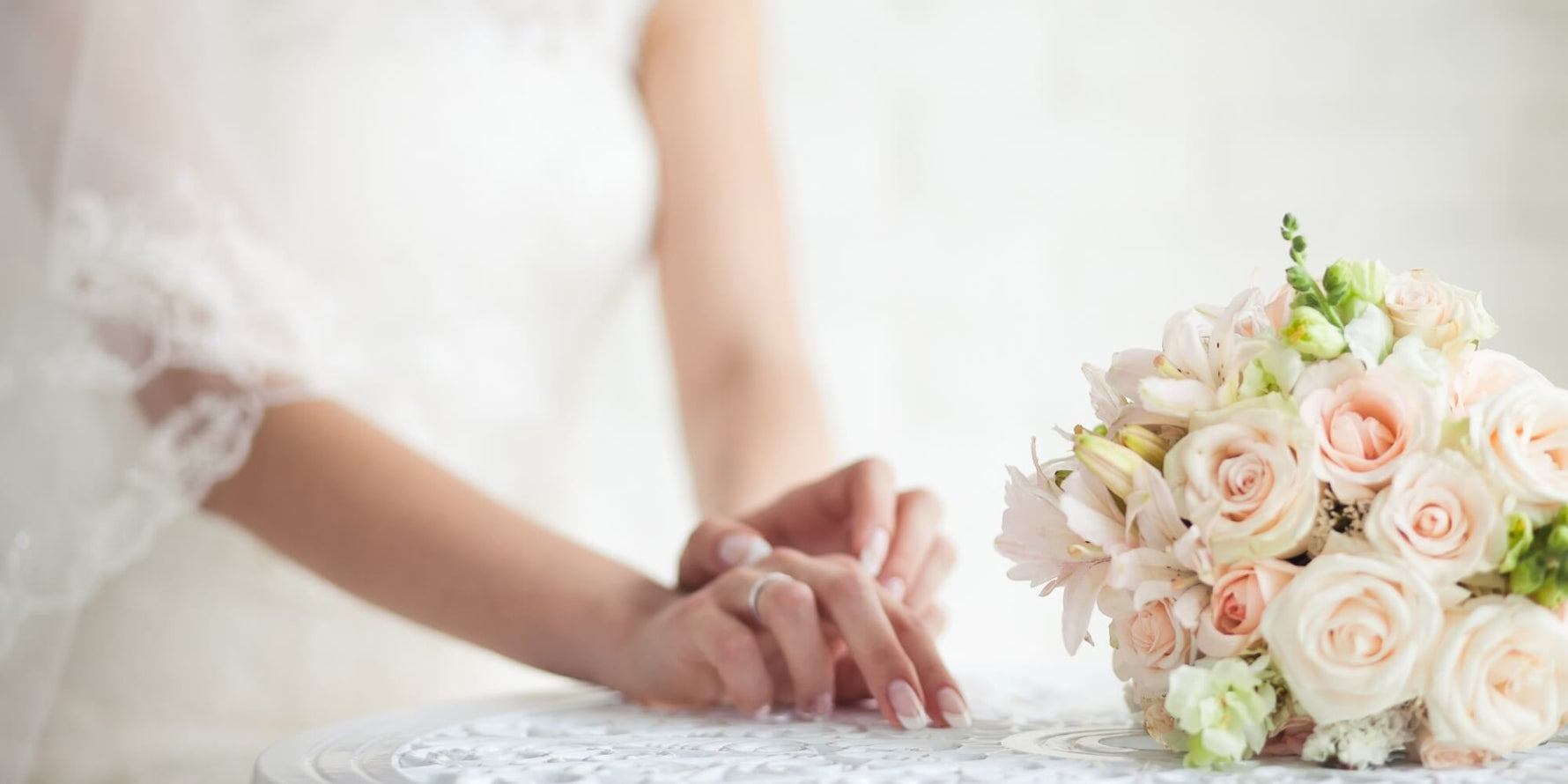 gold photo lockets for weddings