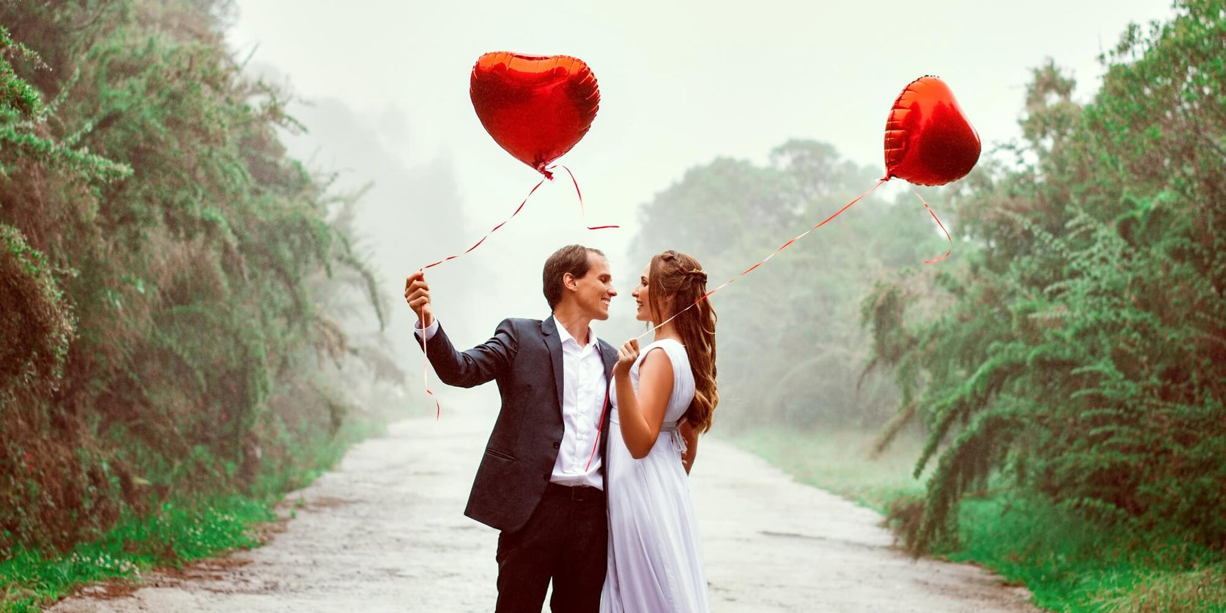 personalized gold lockets for Valentine’s Day