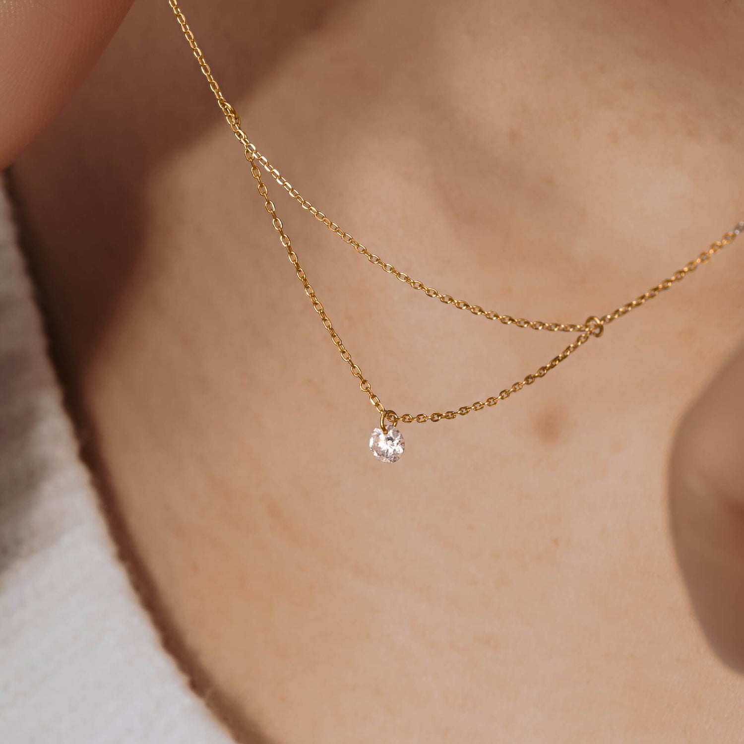 18'' Gold Single Diamond Layered Necklace