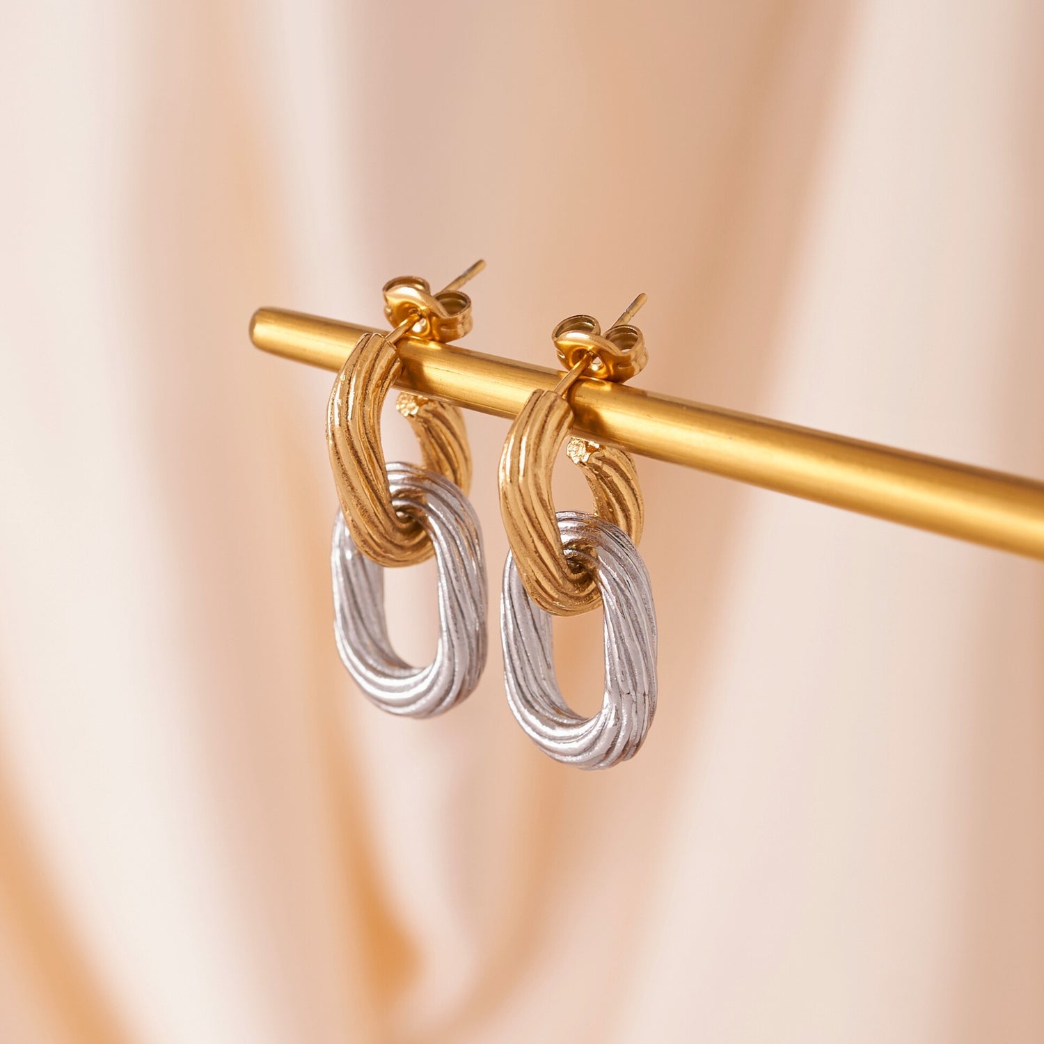 Yinyang Link Earrings