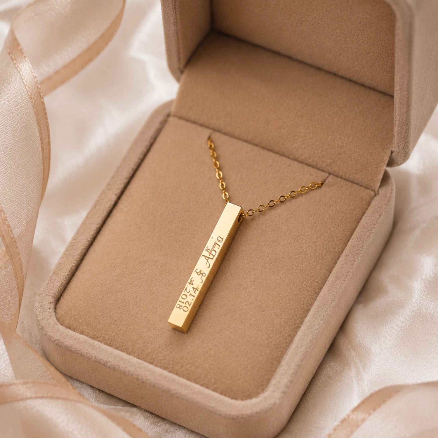 Four-Sided Vertical Bar Necklace