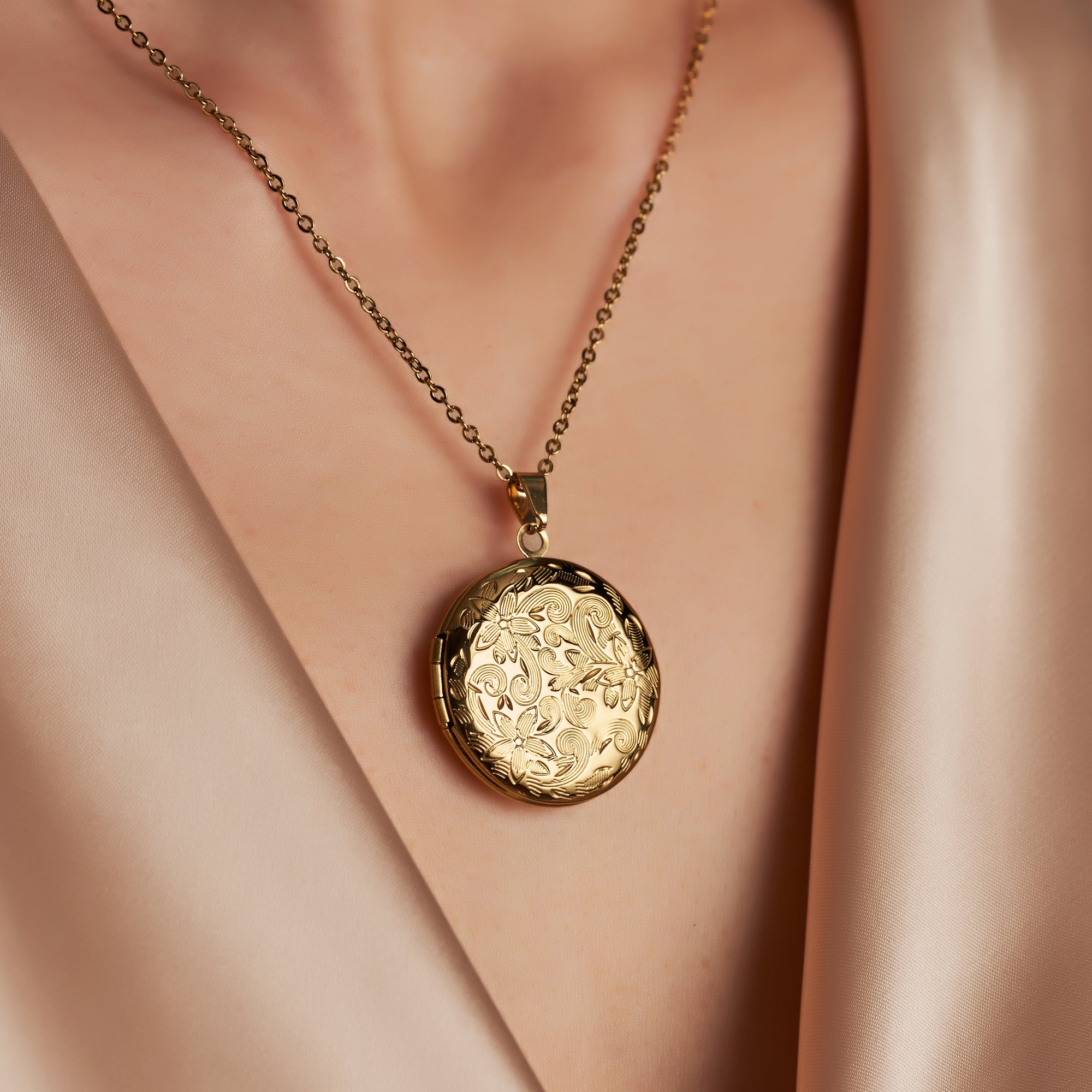 Oval Locket Locket Necklace Personalized Image Circle Locket