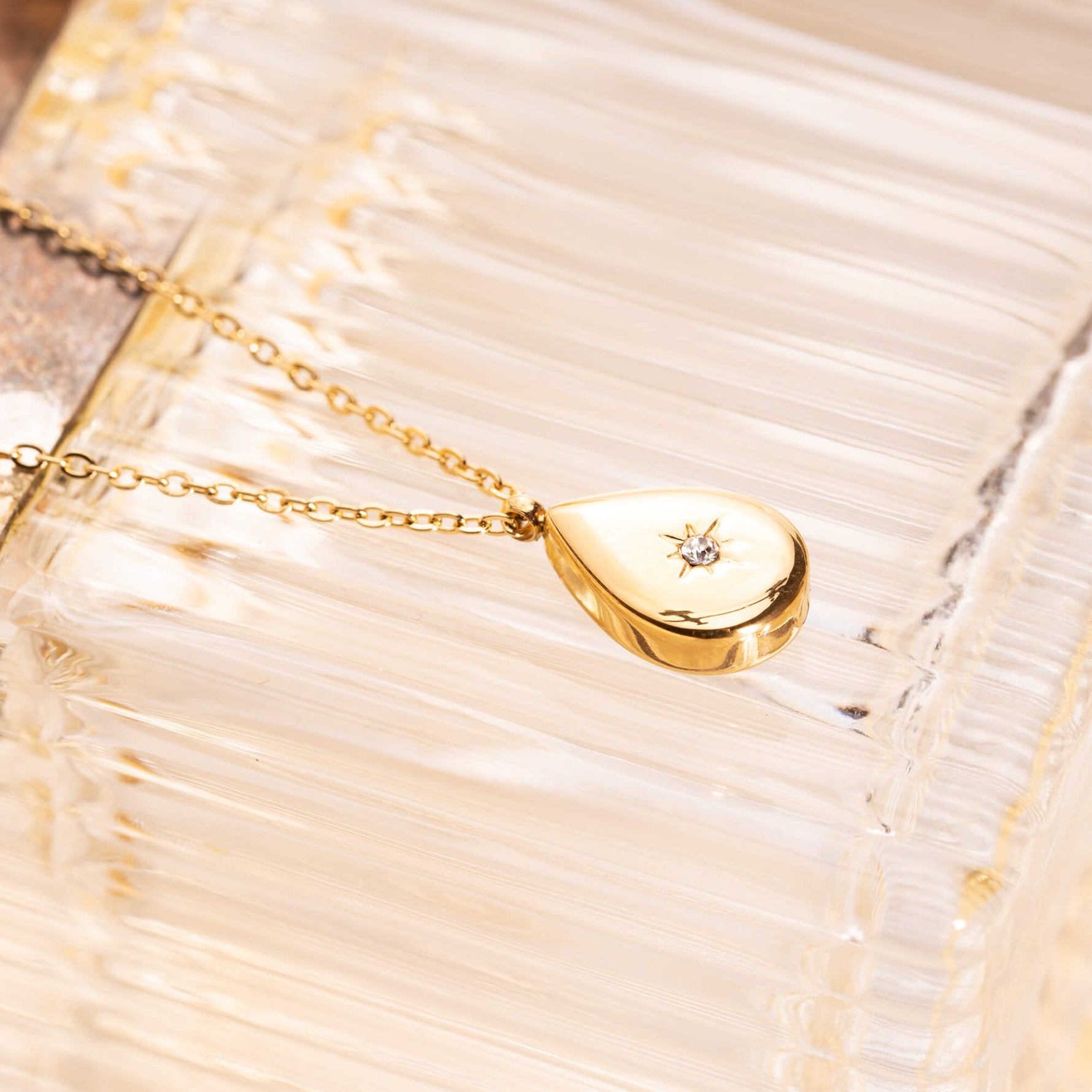 Gold Teardrop Pendant Necklace