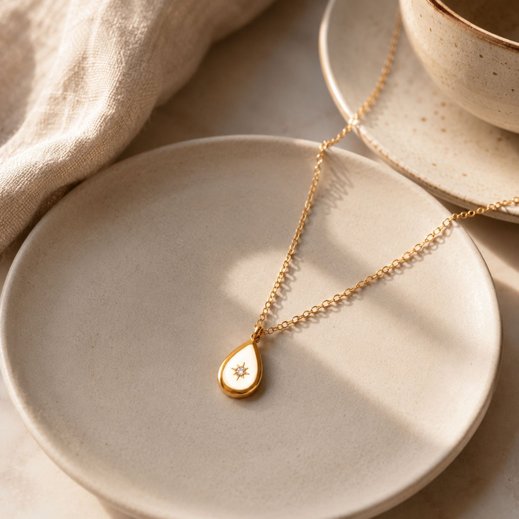 gold teardrop necklace