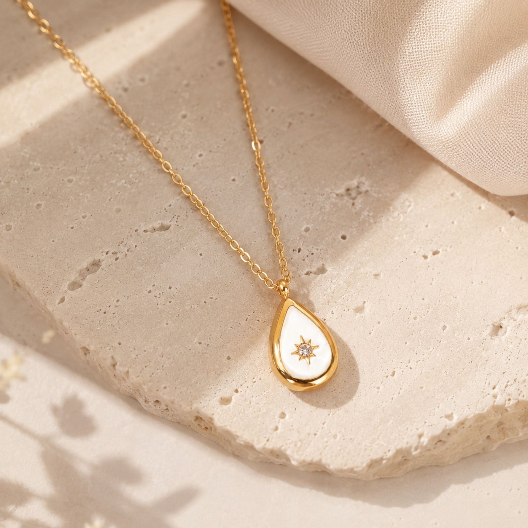 gold teardrop necklace