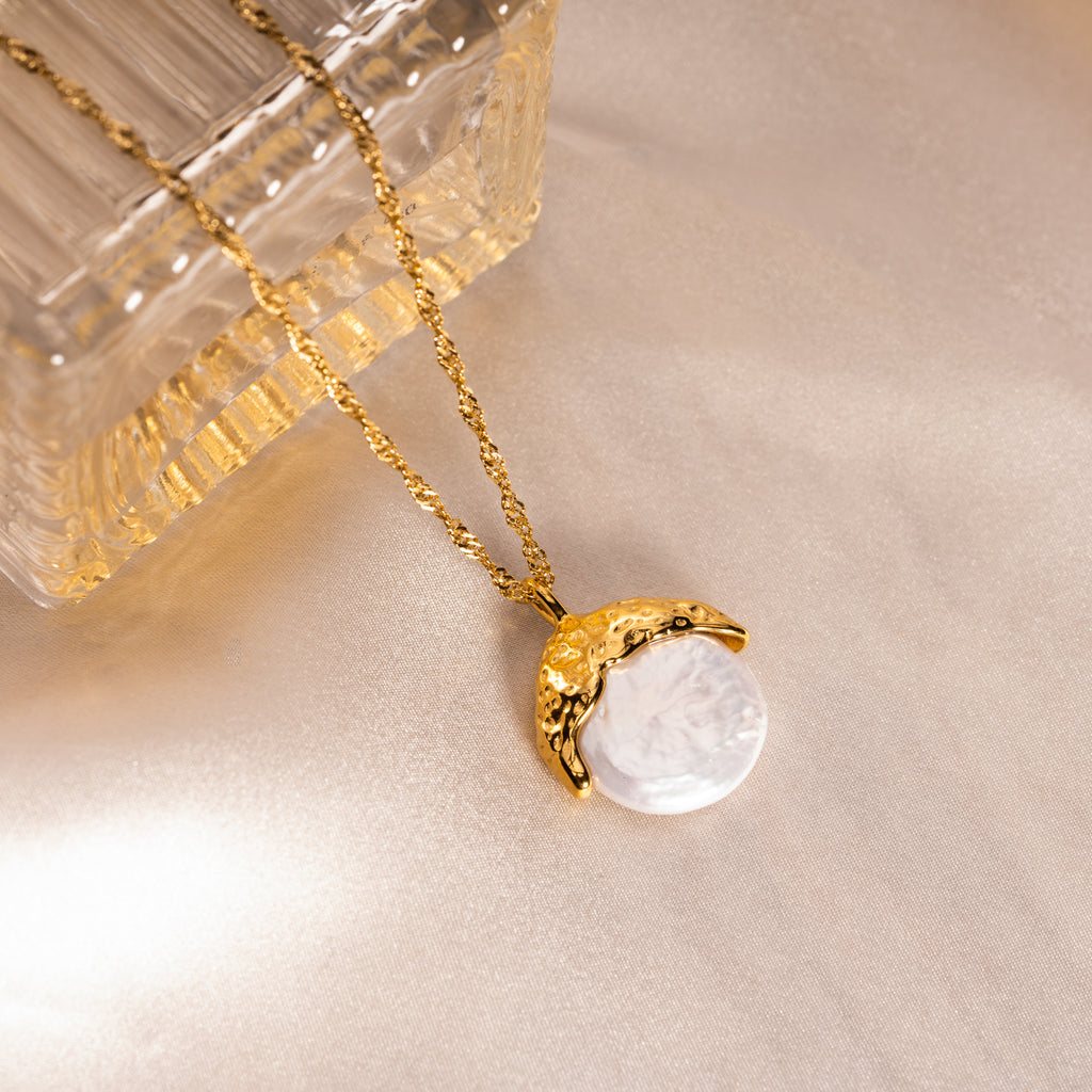 Natural freshwater pearl and gold necklace twist chain