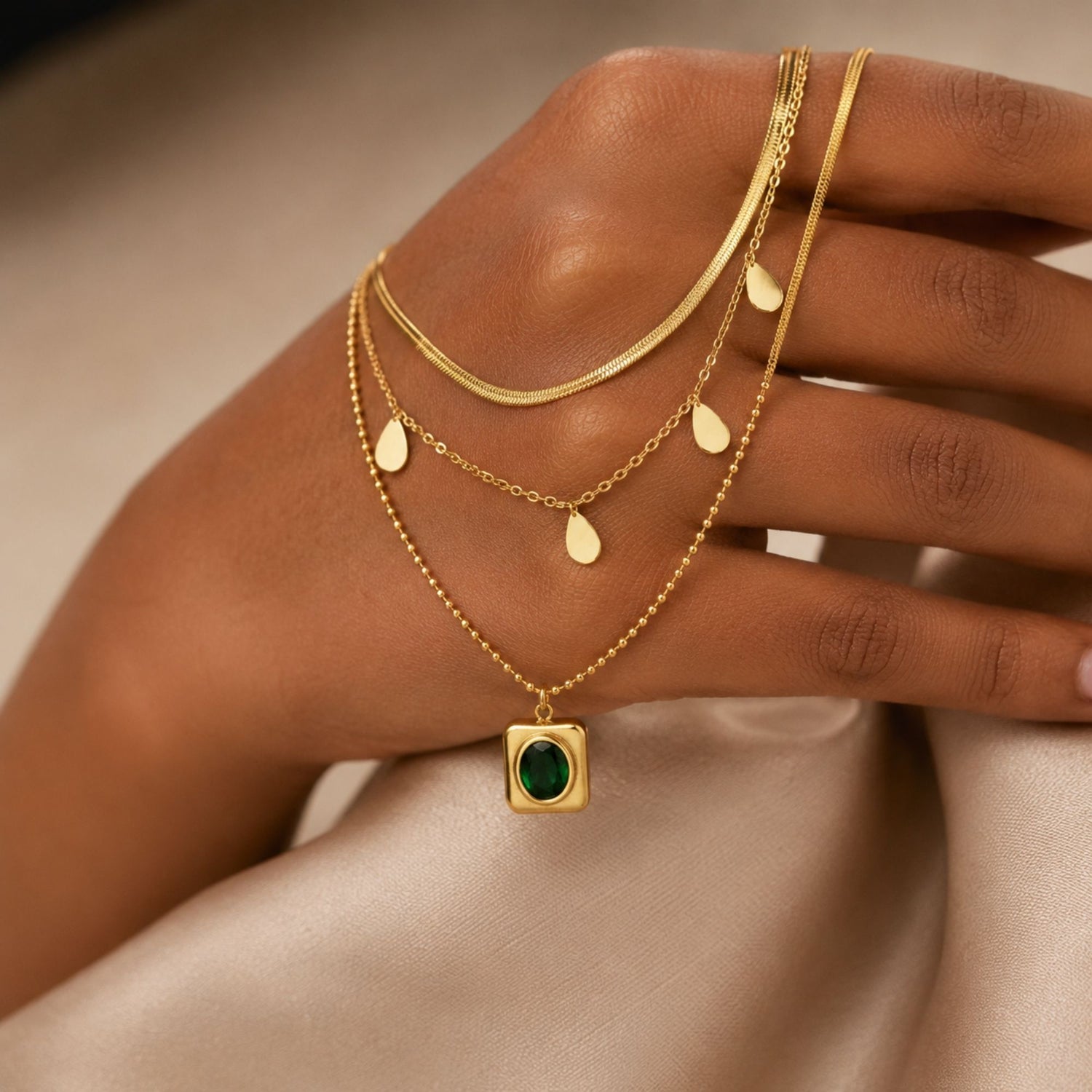 Stone Pendant Necklace Set