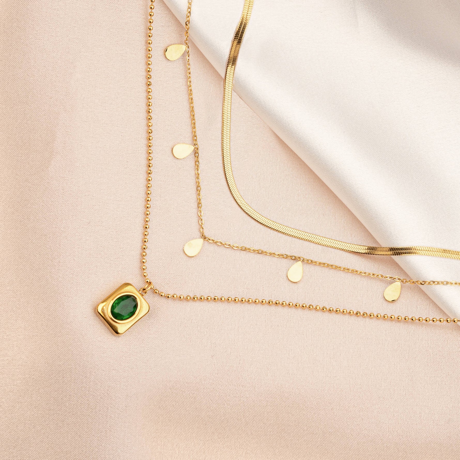 Stone Pendant Necklace Set