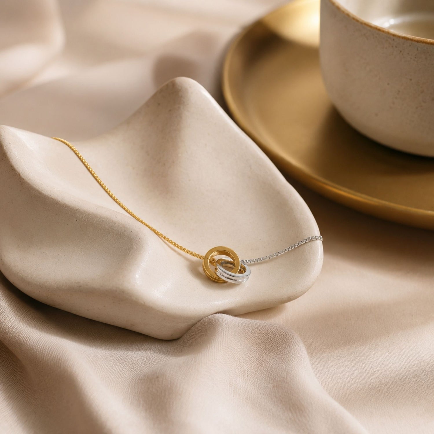 Interlocking Circle Necklace