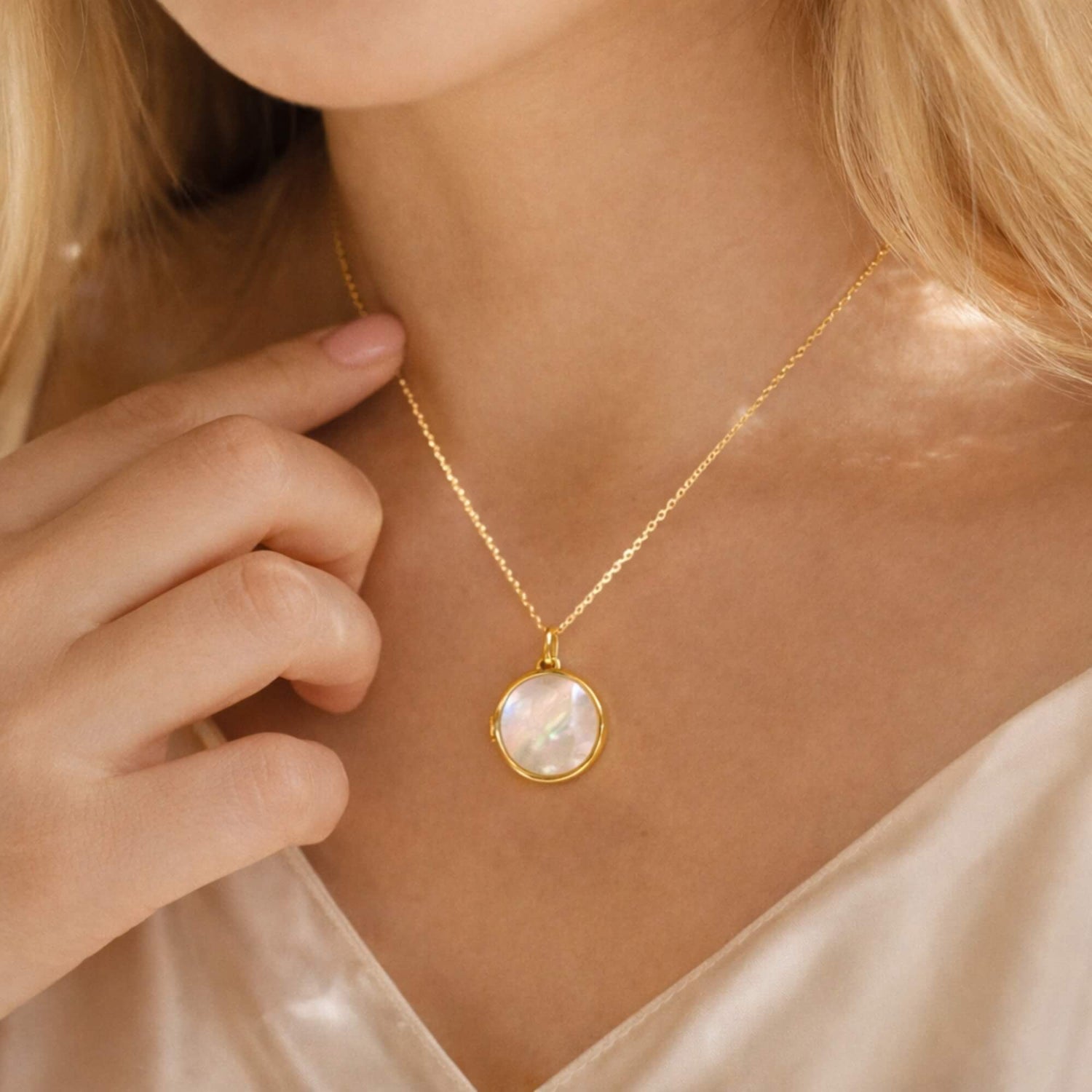 Mother of Pearl Photo Pendant Necklace