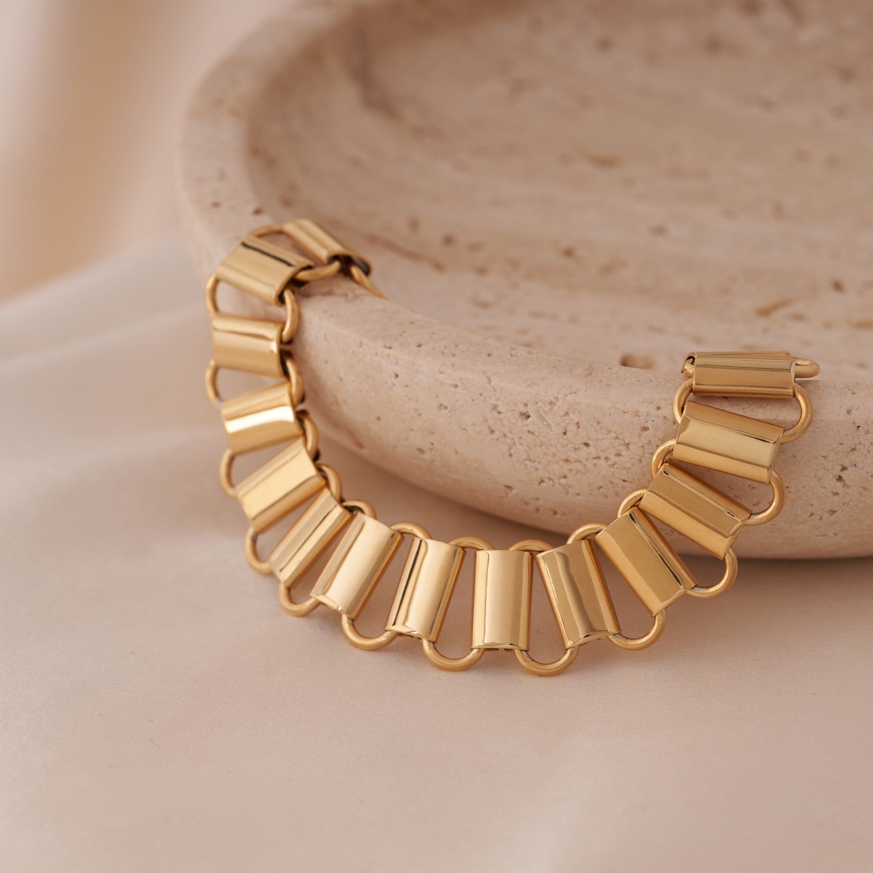 Retro Gold Link Bracelet