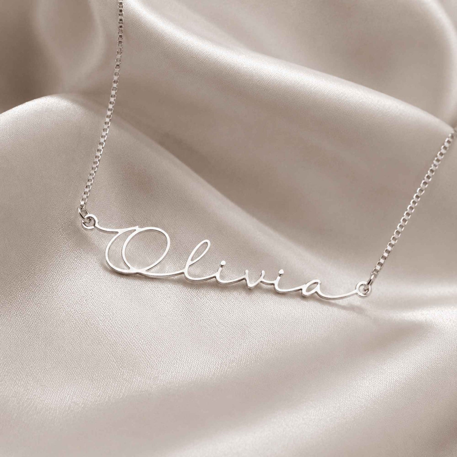 Classic Nameplate Necklace