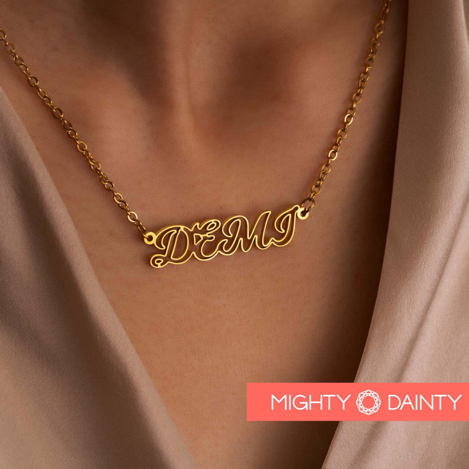 Dreamy Hollow Name Necklace