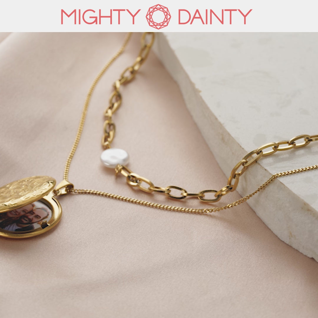 Photo Locket and Pearl Necklace Set