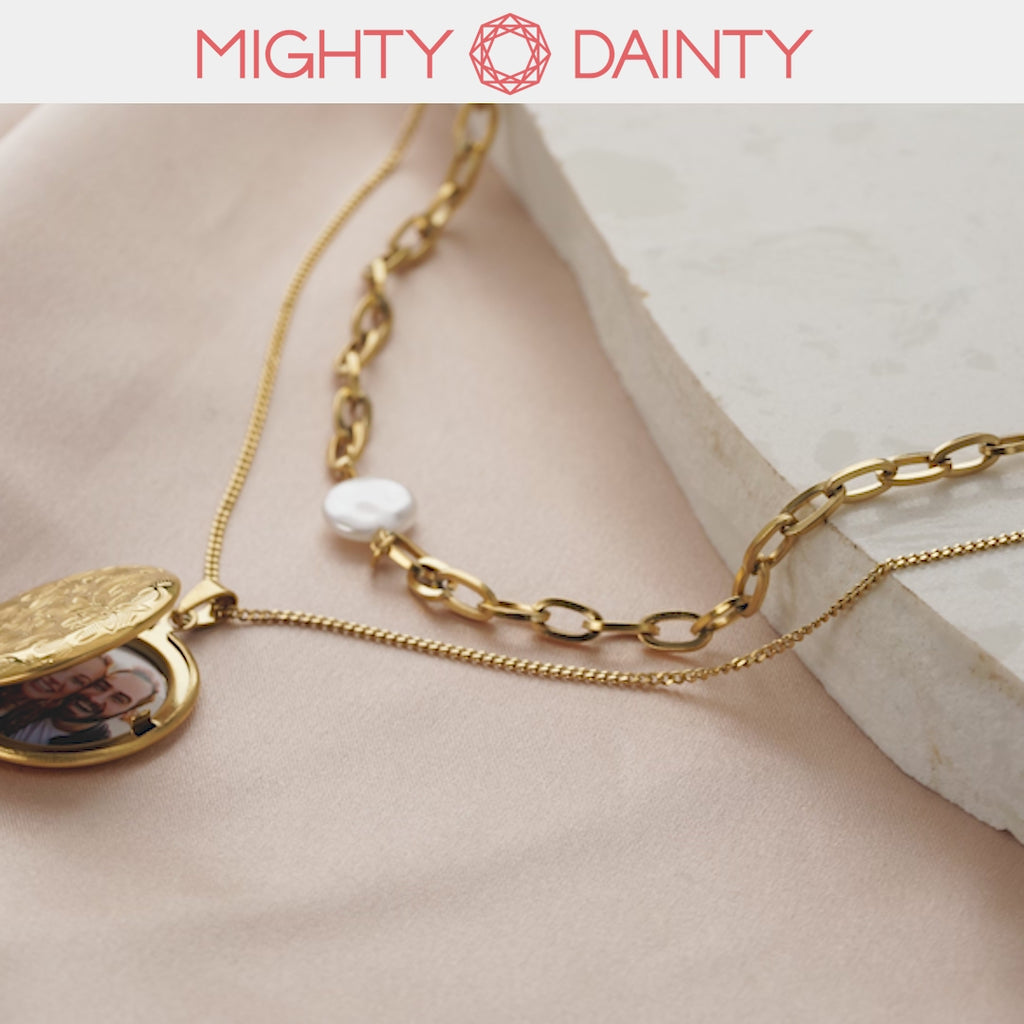 Photo Locket and Pearl Necklace Set