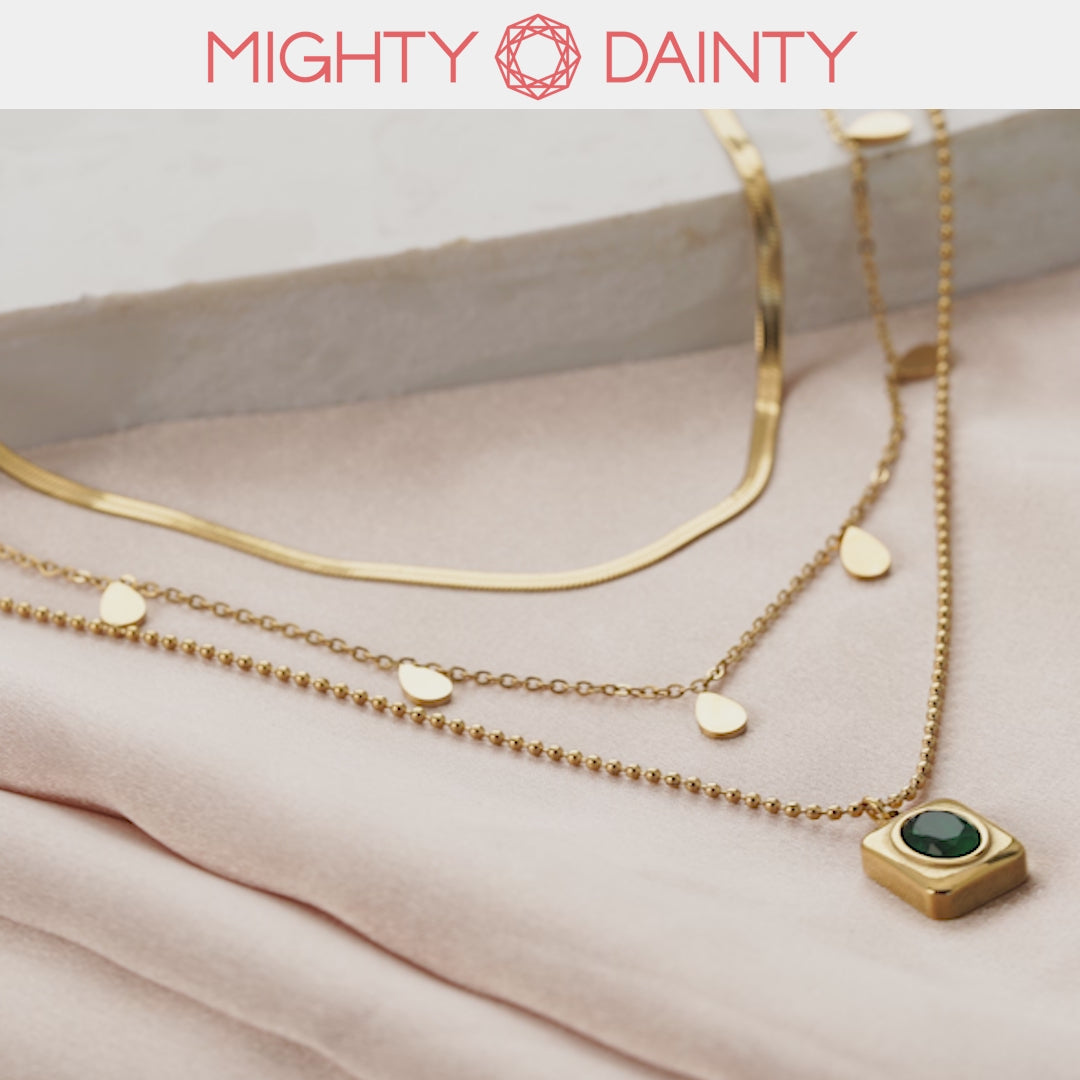 Stone Pendant Necklace Set