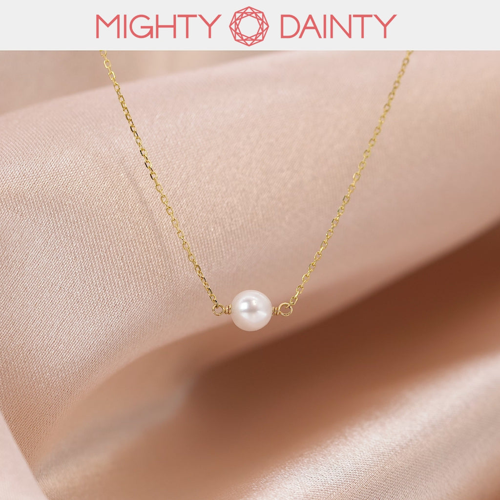 Mighty Dainty single pearl necklace