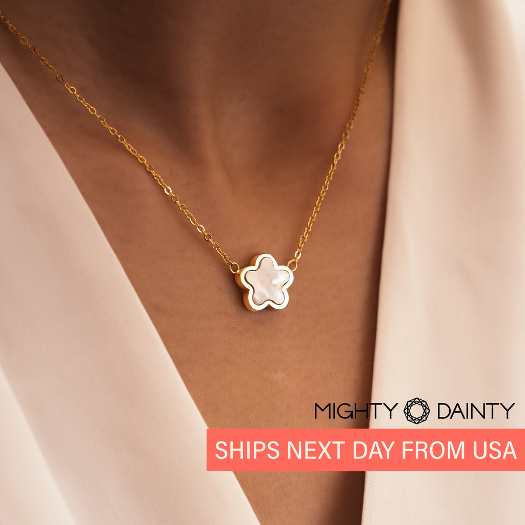 white shell flower gold necklace